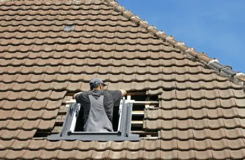 Pose de velux - Santa-Maria-Siché